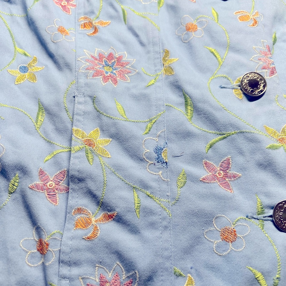 Denim & Co Baby Blue Denim Embroidered Floral Jacket 1X - Picture 2 of 5